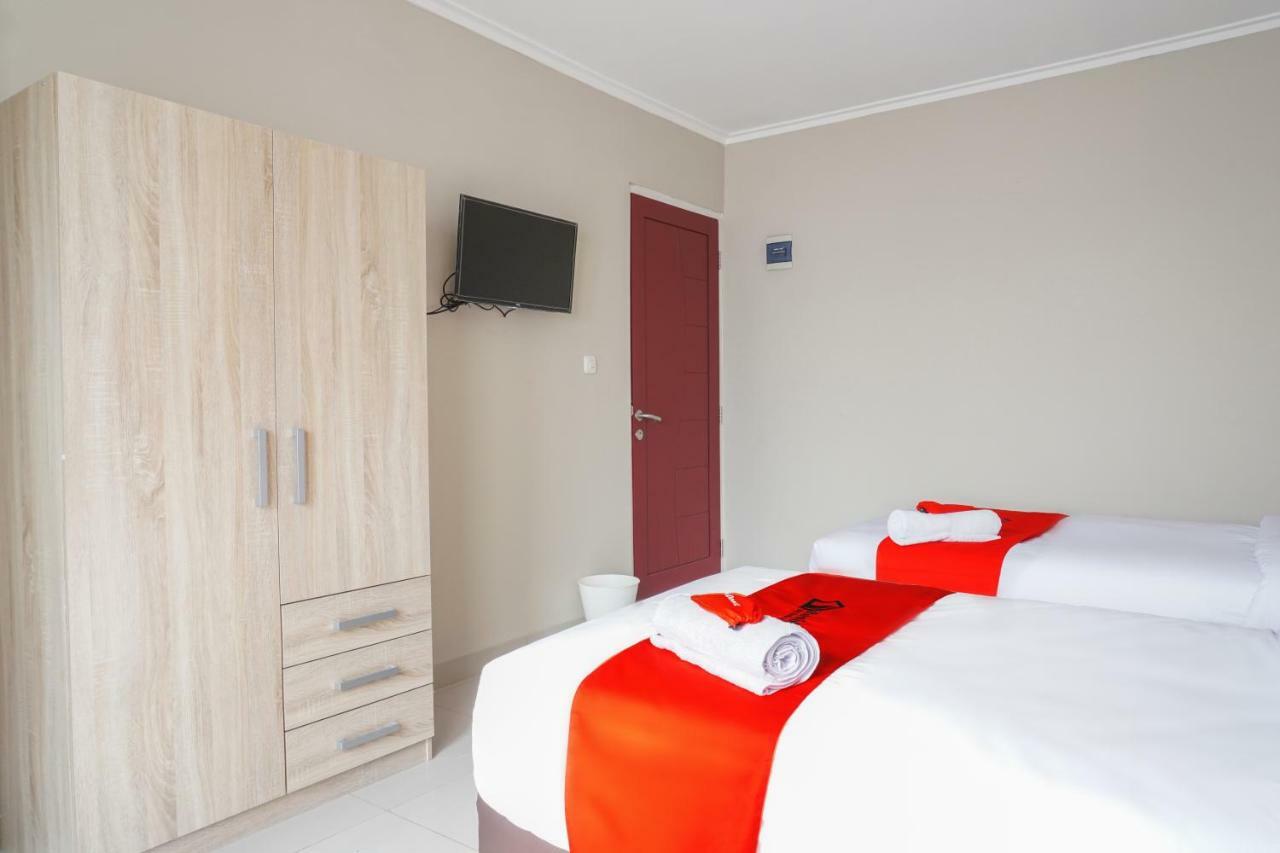 Residences By Reddoorz Near Mt Haryono - Minimum 7 Days Guest house Jakarta